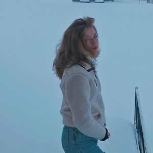 Meet your Posher, Layla